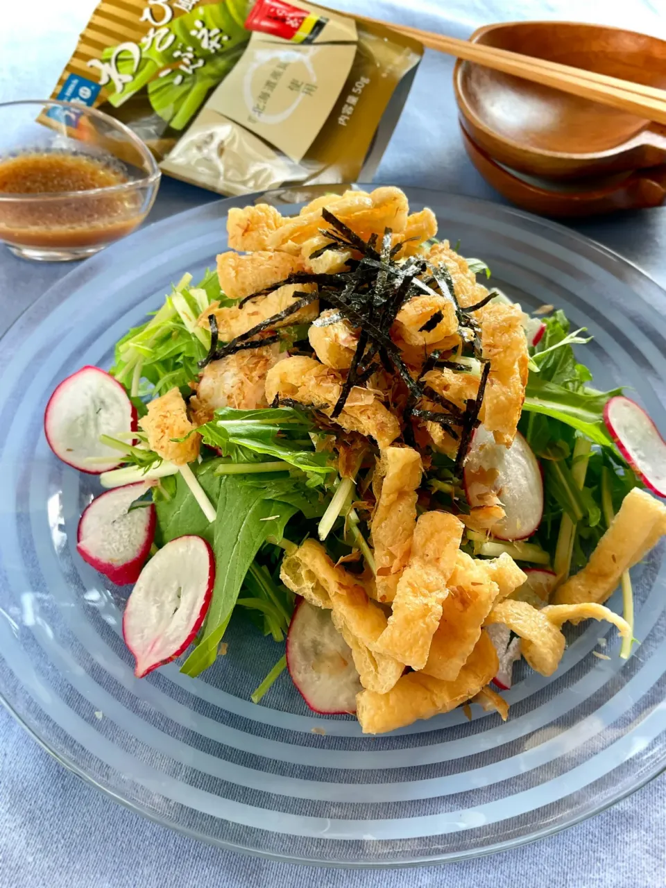 水菜と油揚げのサラダ〜わさび風味こんぶ茶ドレッシング〜|スイーツポテトさん