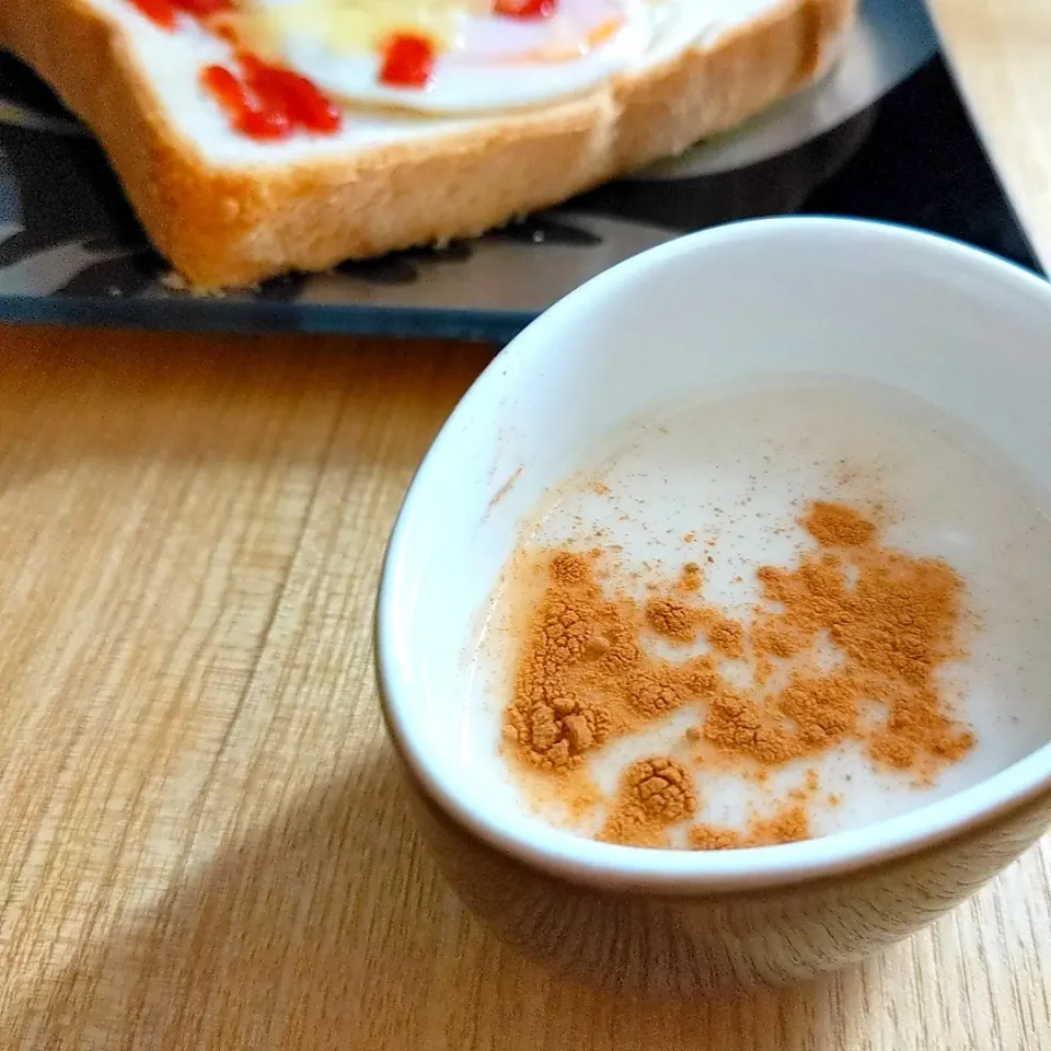 Snapdishの料理写真:米糀ミルクでホット黒糖ジンジャーミルク☕〜シナモンもかけて温まる〜／甘味料少なめでo.k◯／アイチエイジング／冷え対策|チョコさん