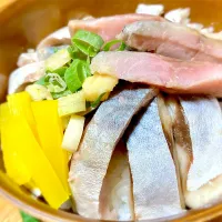 Snapdishの料理写真:鯖の昆布締め丼|エイリアンさん