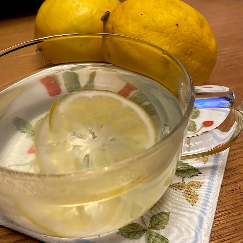 自家製はちみつレモンで　　　　　　　　　　　　　　ホットレモン🍋|mokoさん