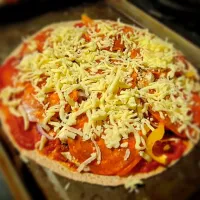 homemade healthy chorizo pizza.|Brian Millsさん