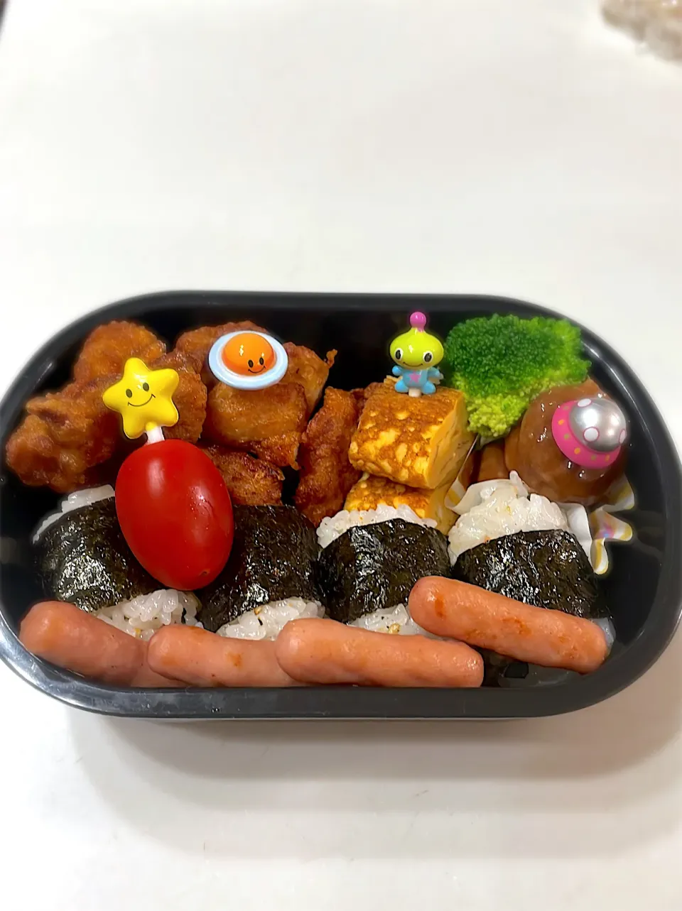 遠足のお弁当😋ピック可愛い宇宙バージョン🚀|Michiko Okamotoさん