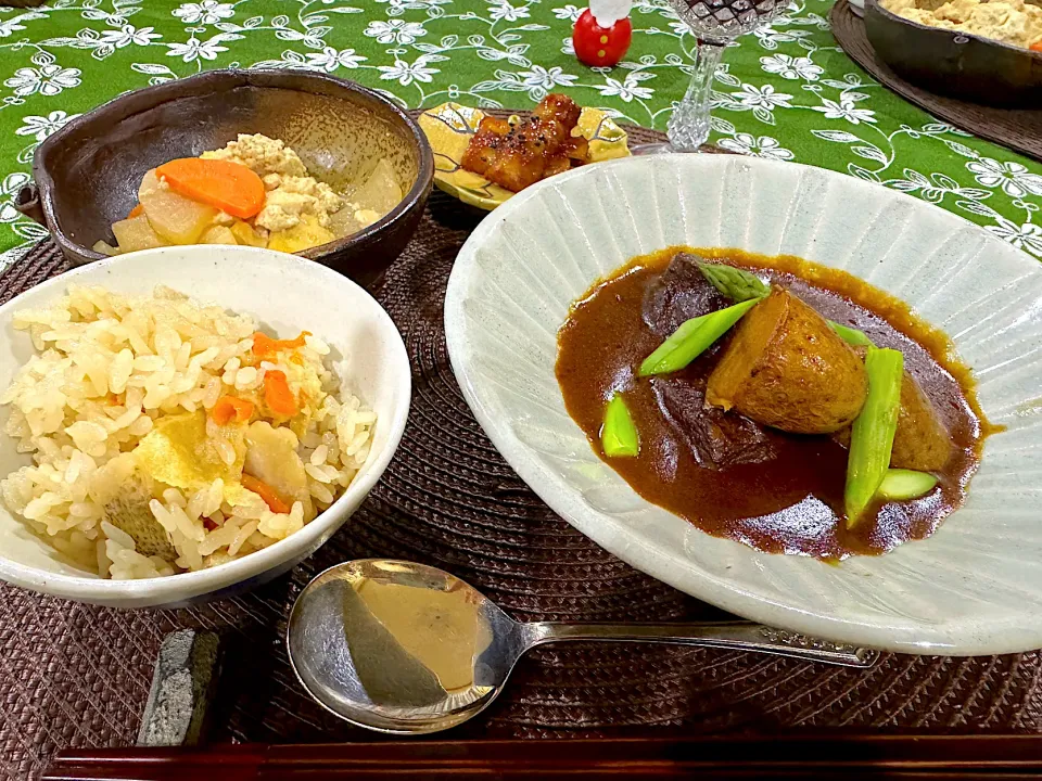 Snapdishの料理写真:組み合わせおかしいでしょ…なお夕飯😂|Seikoさん