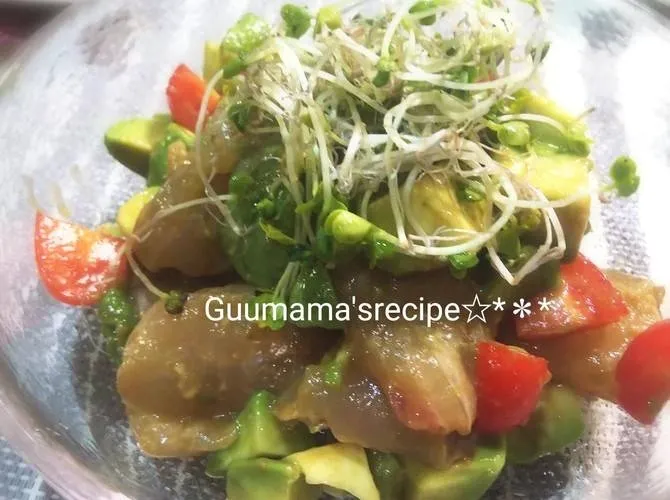 Snapdishの料理写真:お刺身だから簡単♡真鯛とアボカドの柚子胡椒和え|Guuママさん