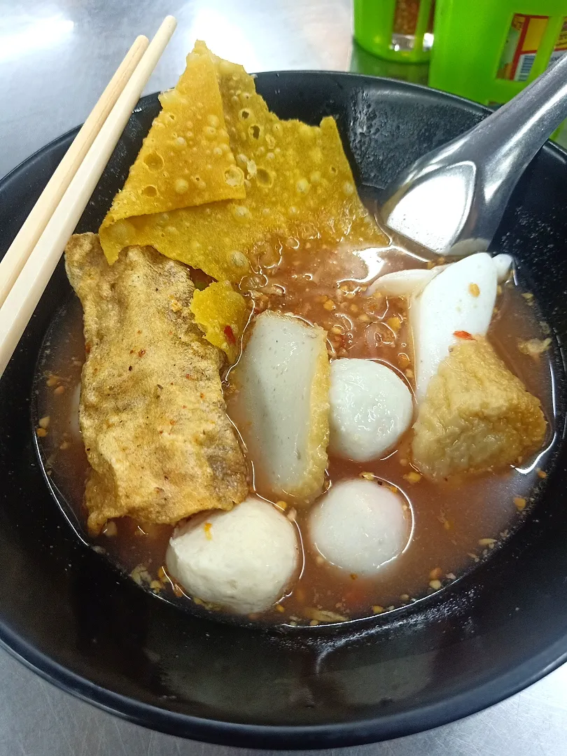 Spicy Noodles w/ Fish Balls 🍜🤤|An'leeさん