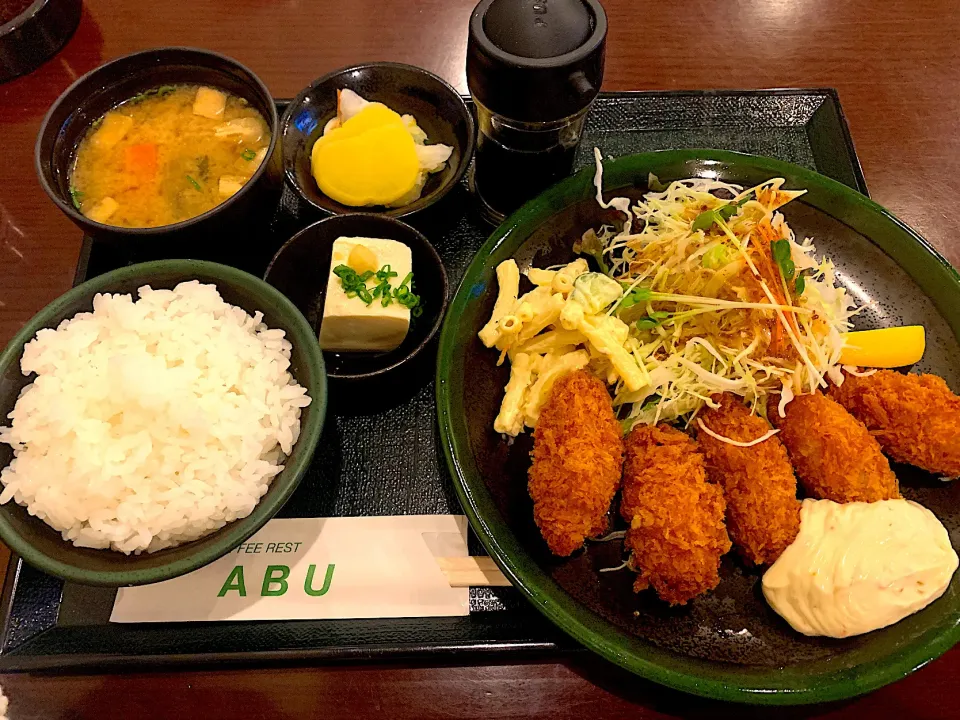 カキフライ定食|nyantomoさん