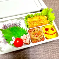 LJK弁当🍱〜ササミカツ・スクランブルエッグ・蓮根きんぴら・花ハム|華恋さん