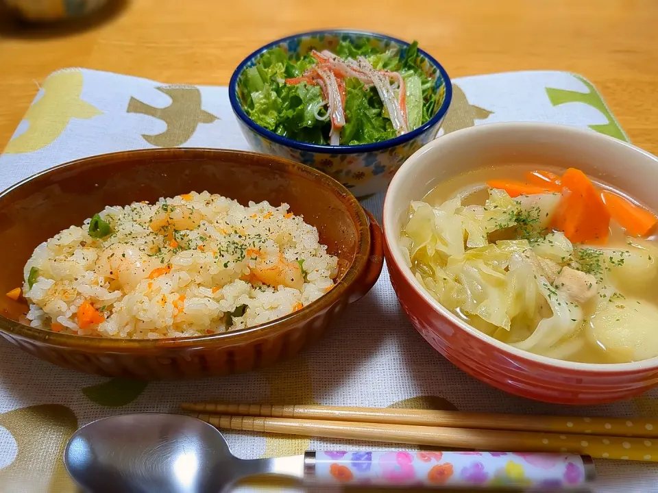 今日の夜ご飯🍤炊飯器ピラフ|きなこもちさん