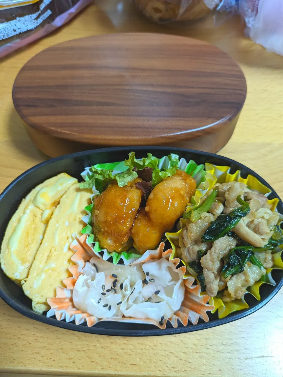 姫の弁当
豚肉とほうれん草の生姜焼き
甘辛唐揚げ
焼売
チーズ巻きたまご|クークマさん