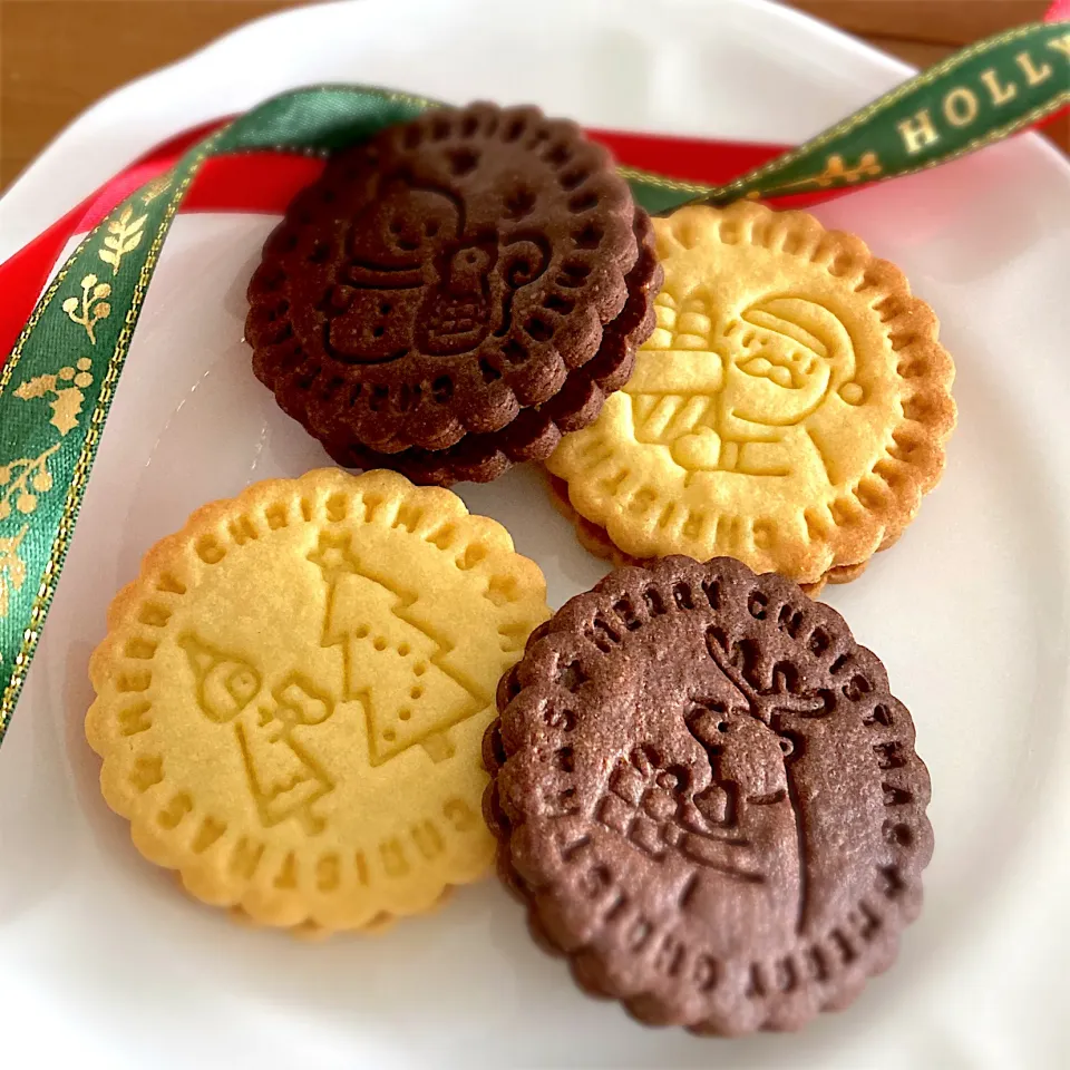 クリスマスのチョコサンドクッキー🎄|ましてさん