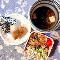 おにぎりとニシンのフライのお弁当|とぴさん