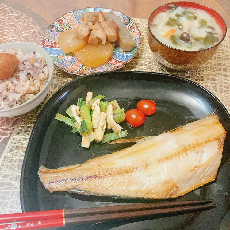 Snapdishの料理写真:焼き魚ほっけ他晩御飯|ショコラさん