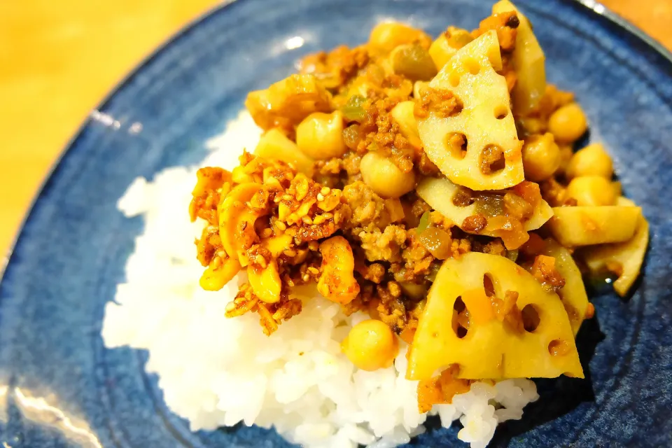 辛い幸せTangyのせ、蓮根とひよこ豆のキーマカレー|tantanさん