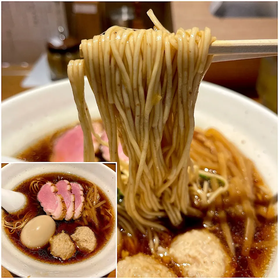 Snapdishの料理写真:特製(全部のせ)醤油らぁ麺@吉井(勝どき)|塩豚骨さん