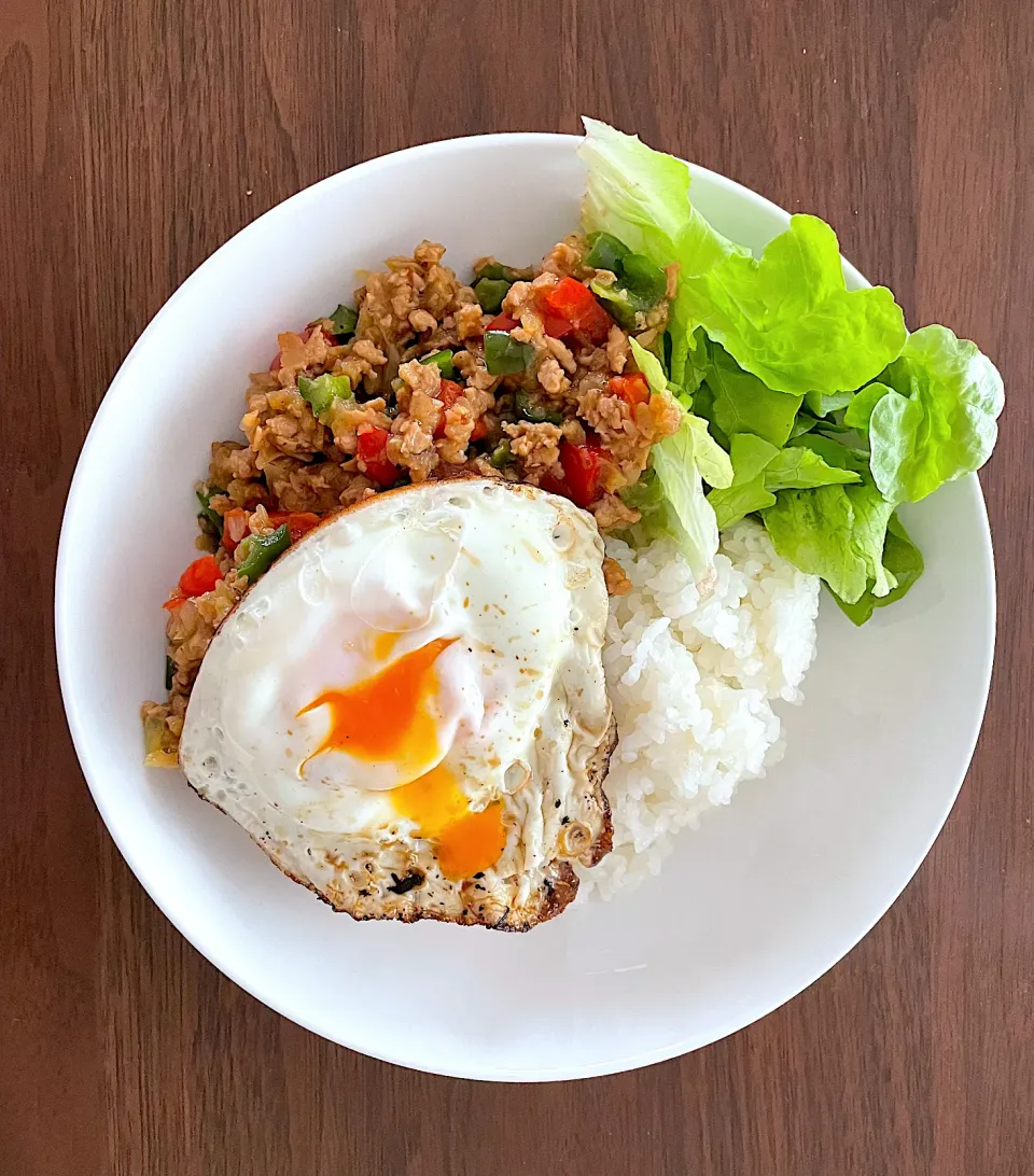 Snapdishの料理写真:大豆のお肉でガパオライス|みーぬさん