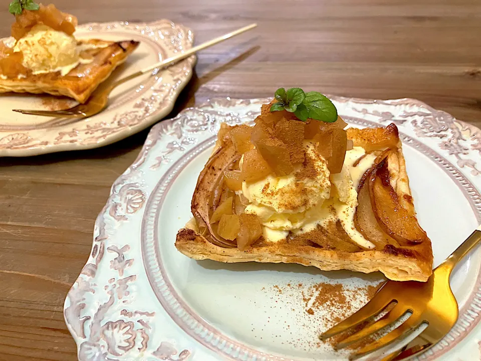 薄焼きアップルパイ〜バニラアイス乗せ〜|あおあおさん