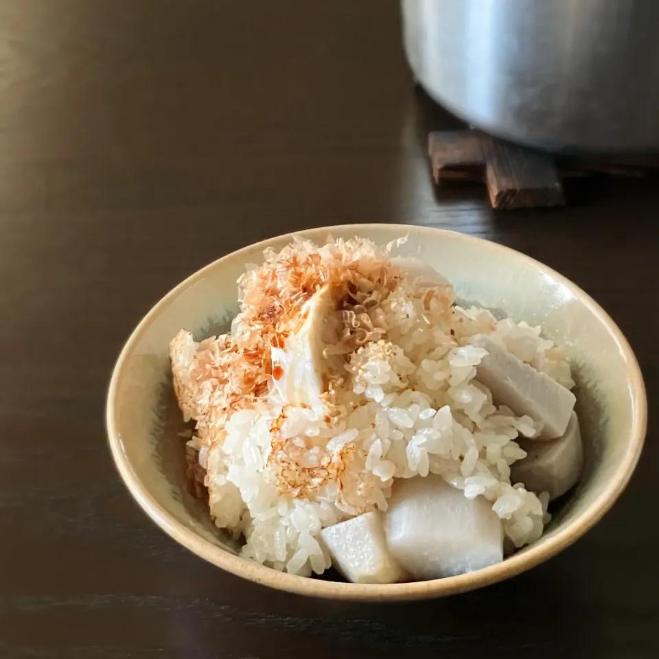 Snapdishの料理写真:麻紀子さんの料理 里芋ごはん|うさかめさん