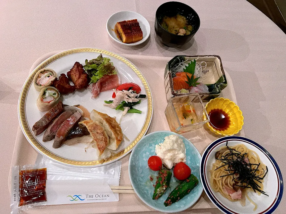 Snapdishの料理写真:ホテル夕食|ぶりじっとえいちぇるさん