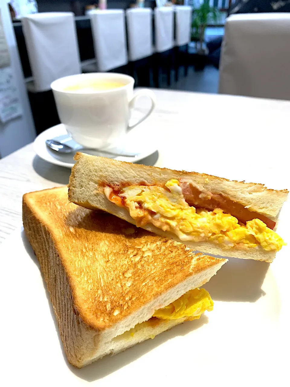 たまごトーストとカフェオレ|みゃ〜・はつさん