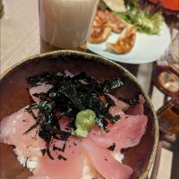 ビンチョウマグロ丼🍻