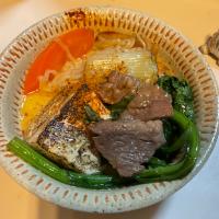 木綿豆腐をバーナーで炙って焼き豆腐にしたすき焼き