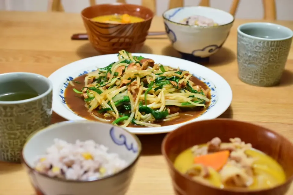 大豆のお肉でつくる簡単ニラもやし炒め|うにんぱすさん