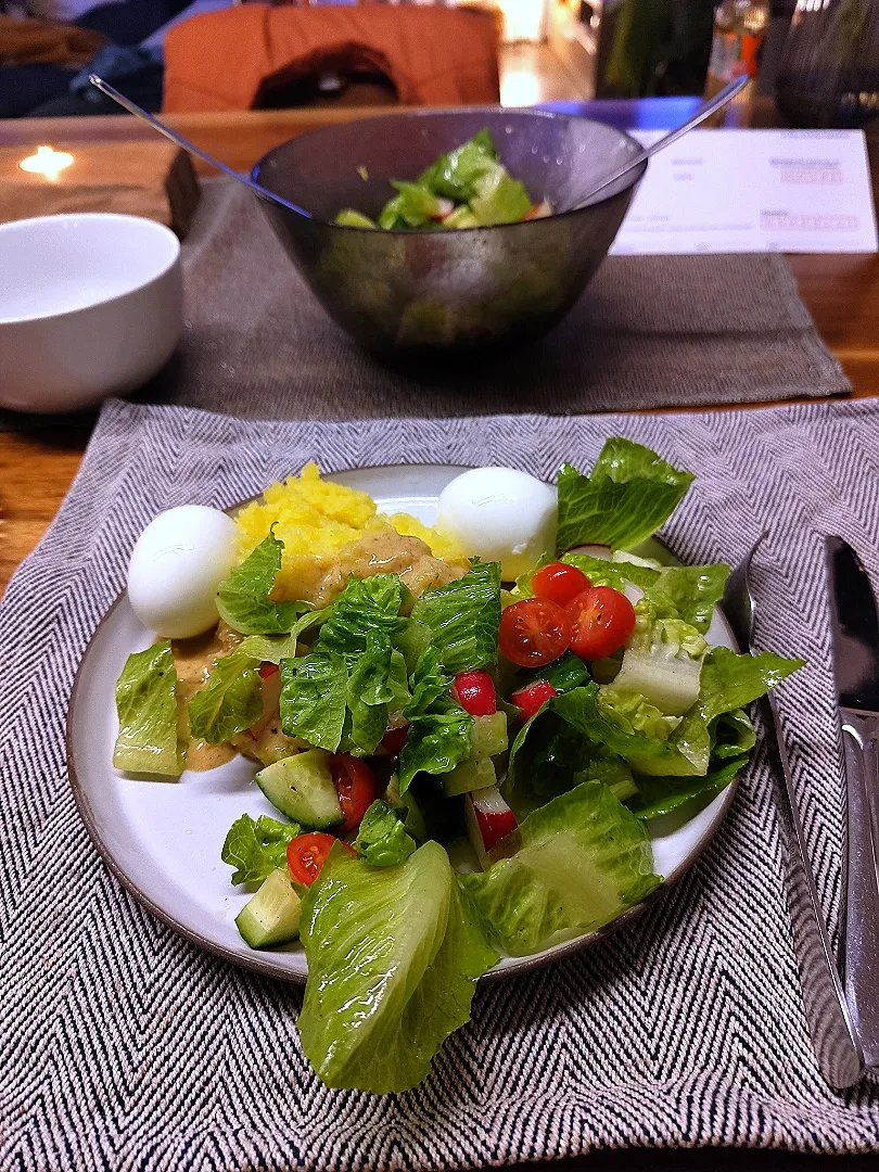 Boiled eggs with mashed potatoes, muster sauce and salad|Vera Andrianova Forwerkさん