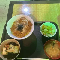 Snapdishの料理写真:Katsudon, other MI|なめこ汁さん