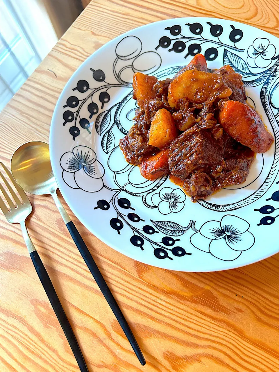 牛すね肉の赤ワイン煮|リンリンさん