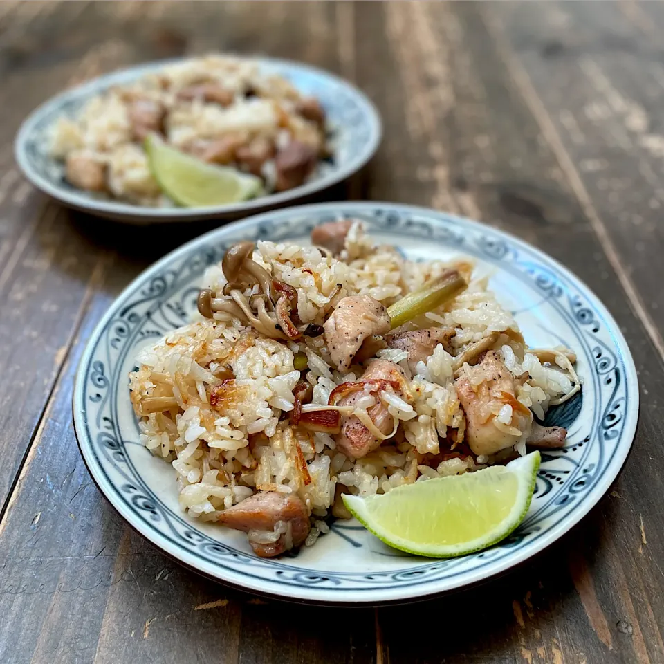 Snapdishの料理写真:鶏肉とレモングラスの土鍋風ごはん🇻🇳|七海さん