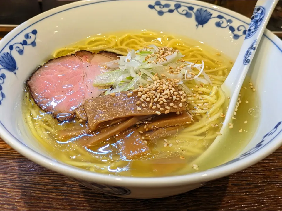 Snapdishの料理写真:塩ラーメン🍜|しあるさん