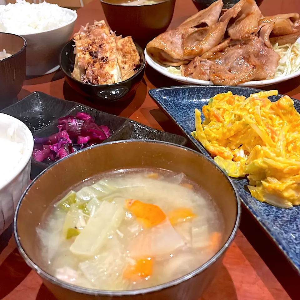 Snapdishの料理写真:温かい豚汁で晩御飯|mokoさん