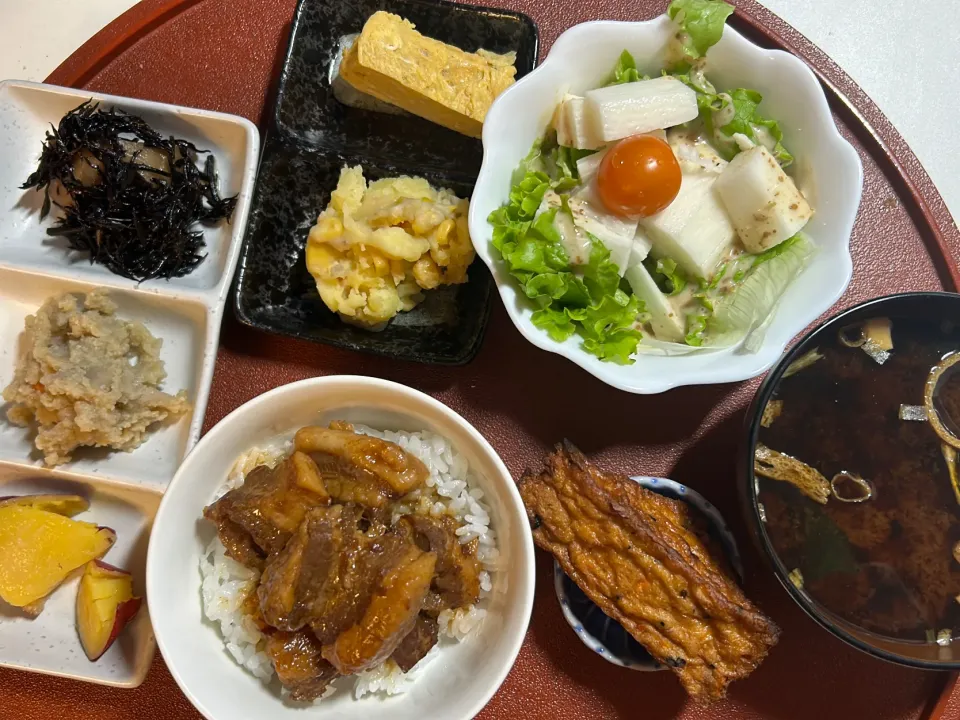 Snapdishの料理写真:角煮丼|バジルママさん