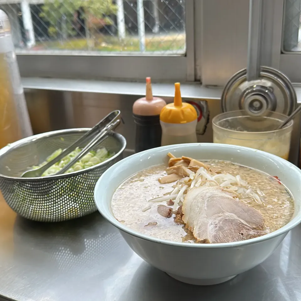 Snapdishの料理写真:ラーメン|Hajime Sakaiさん