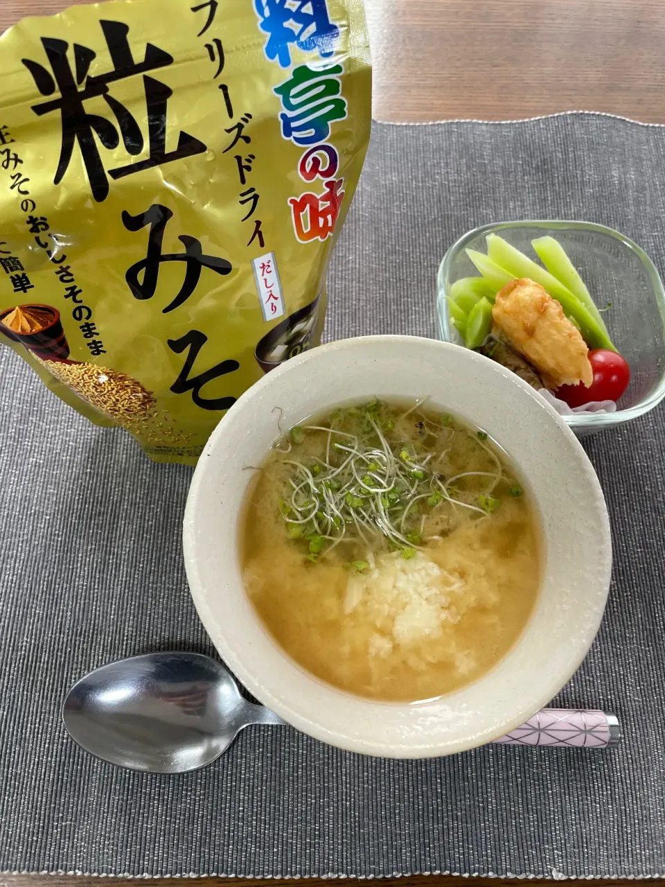 Snapdishの料理写真:もち麦のとろろ入りみそ雑炊|Zunkoさん