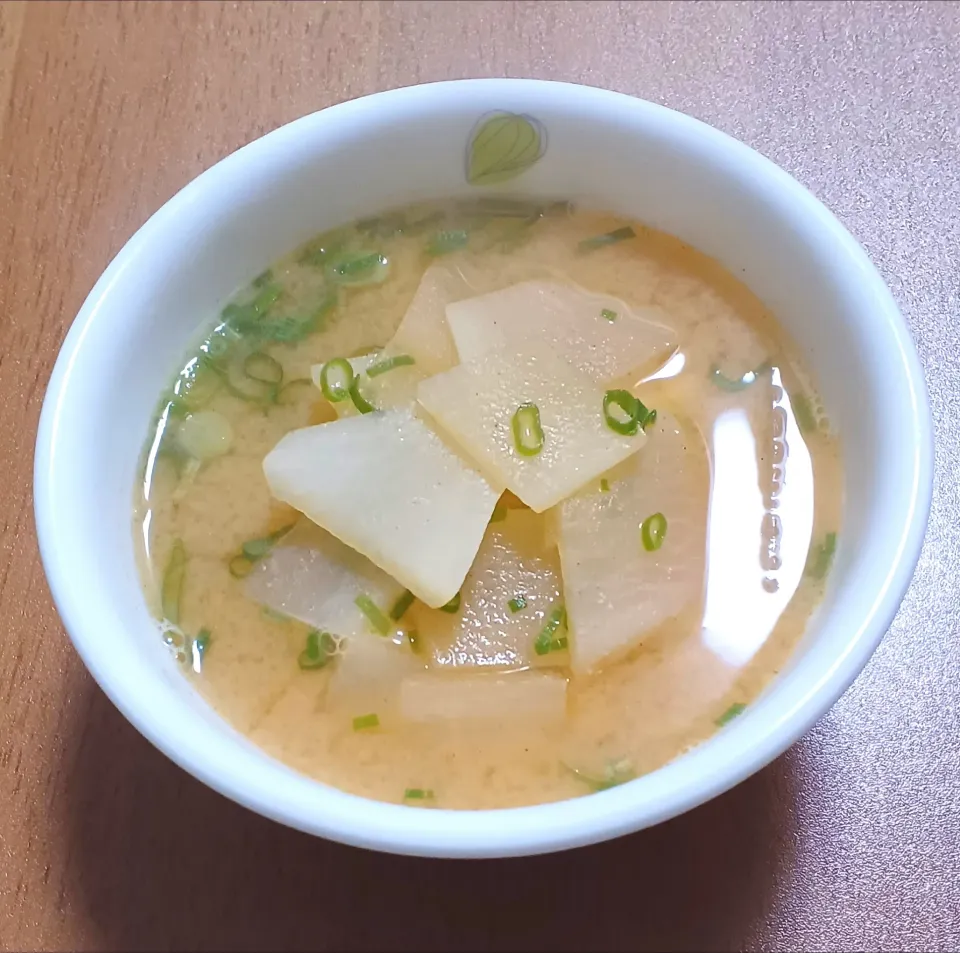 大根と油揚げとネギの味噌汁|ナナさん