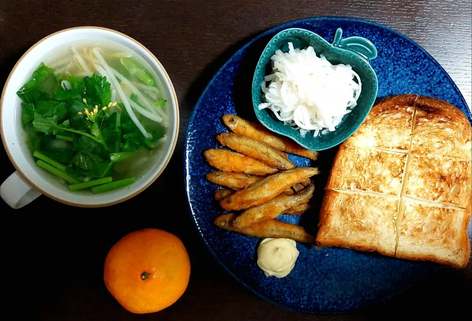 ワカサギの唐揚げ😋🍴💕|きつねさん