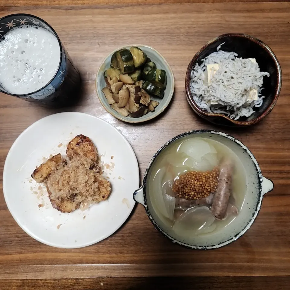 20231205
ソーセージと玉ねぎのスープ煮
山芋のバター焼き
しらすとうの胡麻油かけ
胡瓜と茄子の辛子|noccoさん