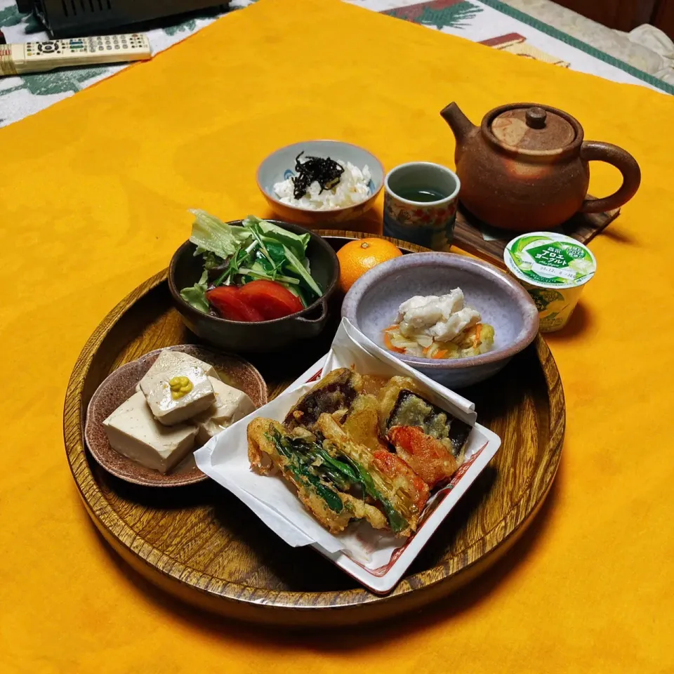 Snapdishの料理写真:grandmaの晩ごはん☆ 今夜は有り合わせの献立…で頂きます|kaoriさん