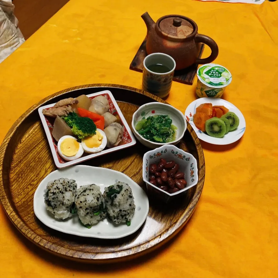 grandmaの晩ごはん☆ 今夜は里芋の煮物､金時豆の煮物、青菜のごま和え|kaoriさん