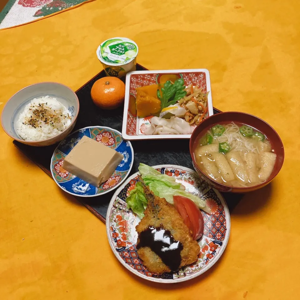 Snapdishの料理写真:grandmaの晩ごはん☆ 今夜はカブラをもらったから千枚漬けを…イワシのフライと珍しいモンブランの胡麻豆腐　頂きます|kaoriさん