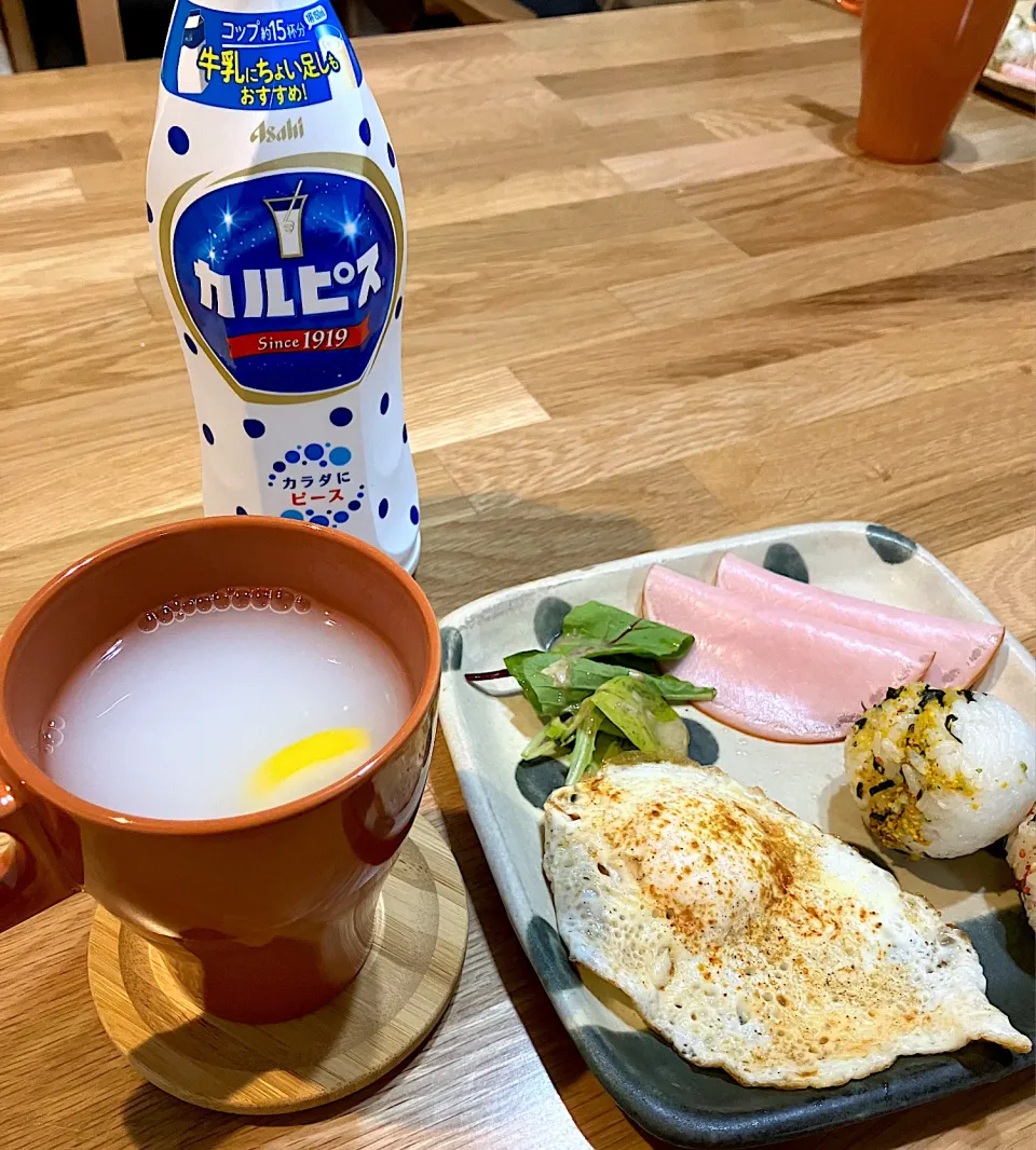 ホットレモンカルピス🥛🍋|まいまいさん