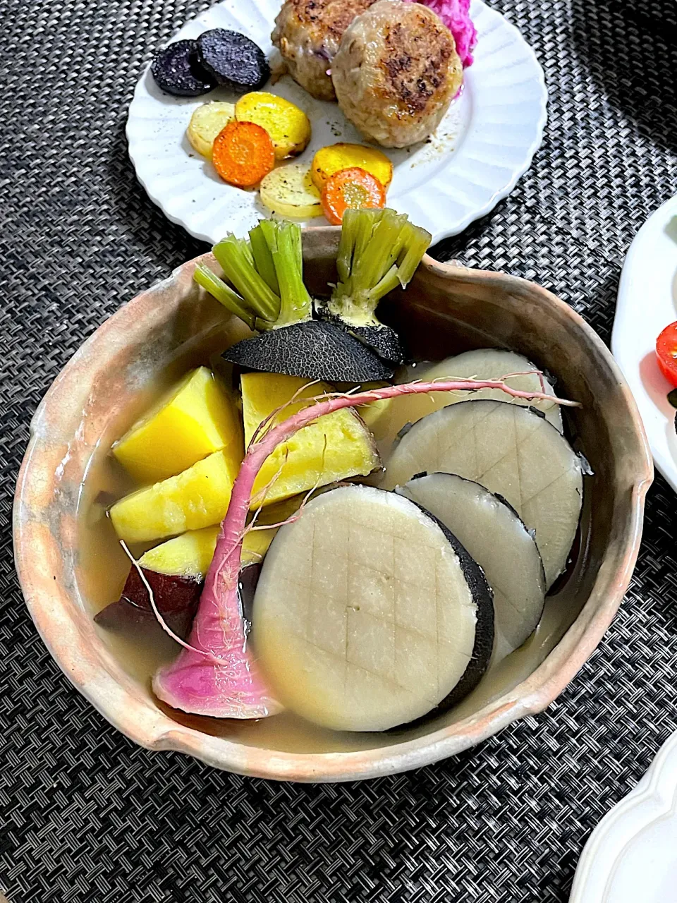 黒丸大根とさつまいも🍠のあっさり出汁煮|シフォンさん