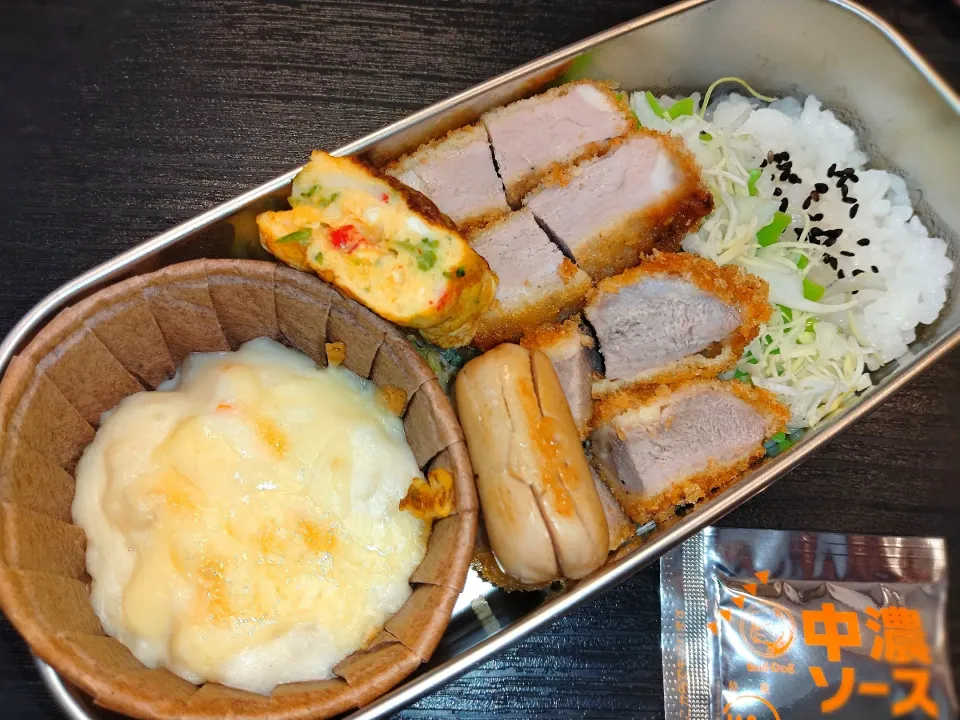 Snapdishの料理写真:ひれかつ弁当|ぱいなっぷるさん