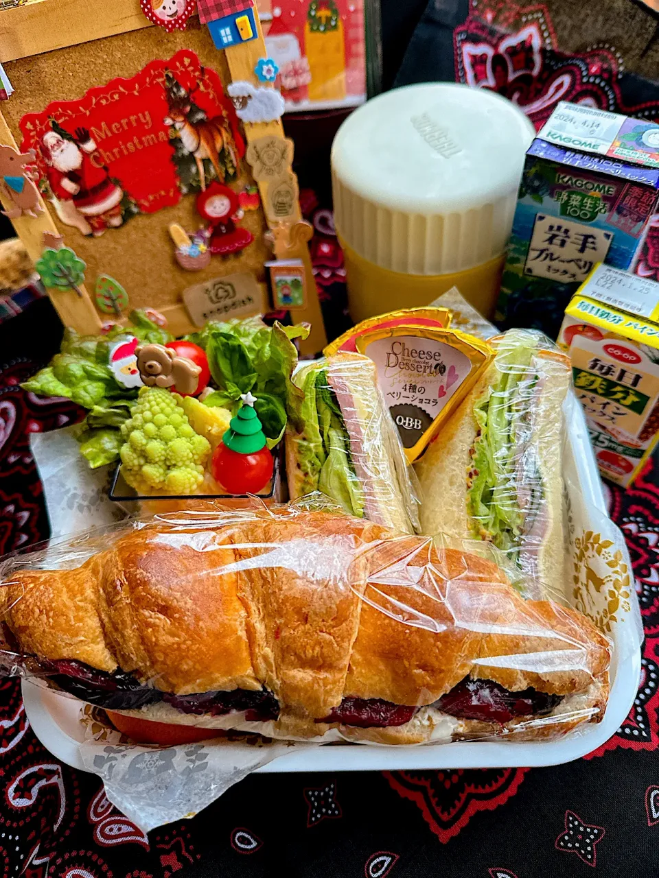 2023/12/07 カフェ飯っぽいパン弁当(手作りジャムでクロワッサンサンドとハムサンド)|Blueberry🫐さん