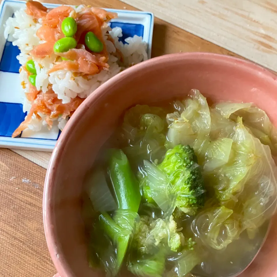 サーモンと枝豆の押し寿司と春雨野菜スープ|はるさん