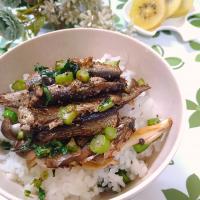 かおるさんの料理 ヨロン丼
（オイルサーディン丼）