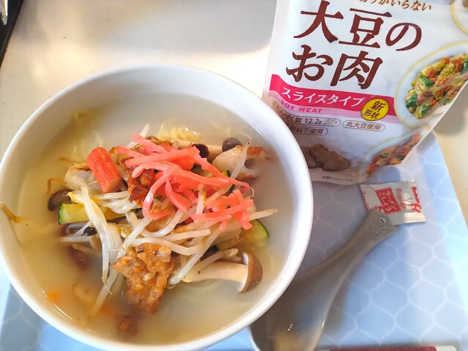 Snapdishの料理写真:当選✨大豆のお肉でもやしラーメン|さゆさん