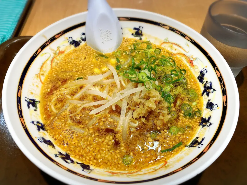 Snapdishの料理写真:ゴマみそ担々麺 ¥390|Blue Moon Caféさん