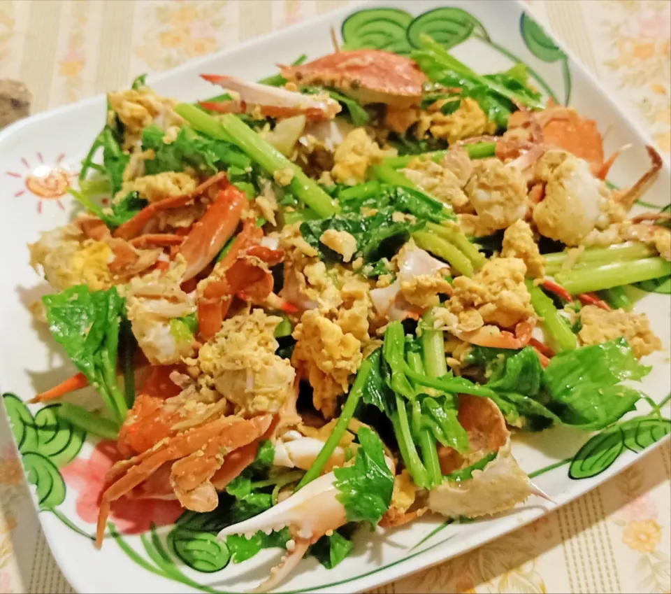 ปูผัดผงกระหรี่
Stir Fried Crab with Curry Powder|🌿Veerapan Mu🌿さん